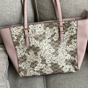 Michael Kors pink floral bag. Perfect for spring and summer season!